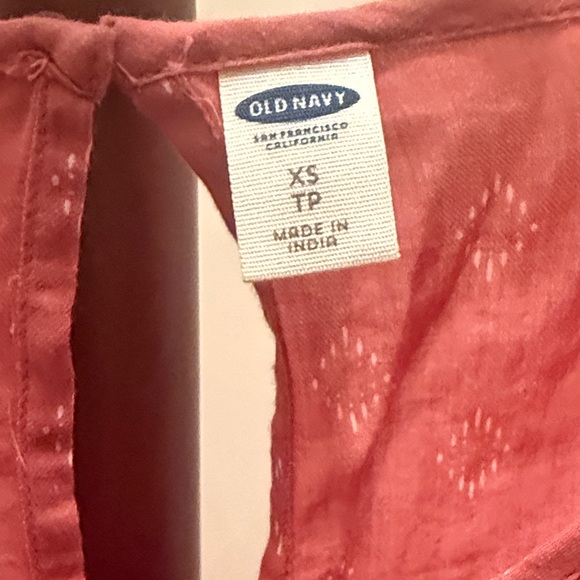 Old Navy Women's Top - Picture 2 of 3